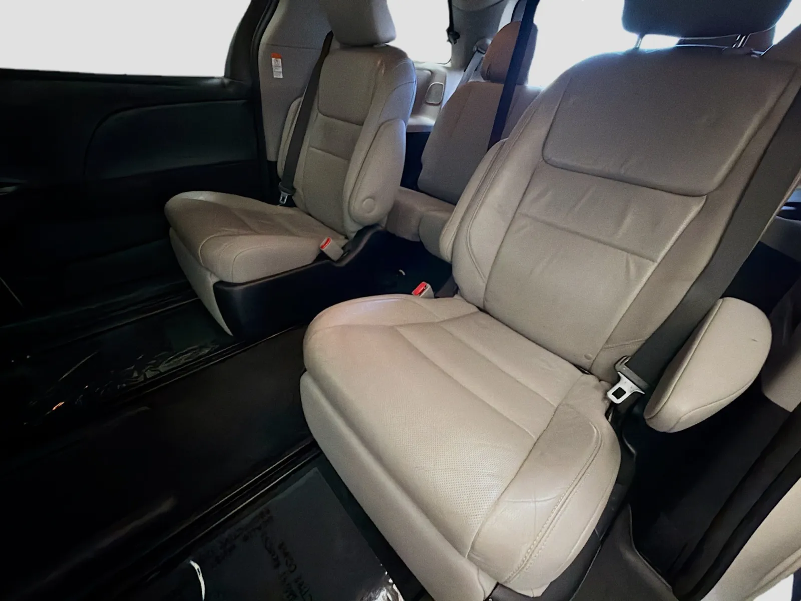 Toyota Sienna photo 13