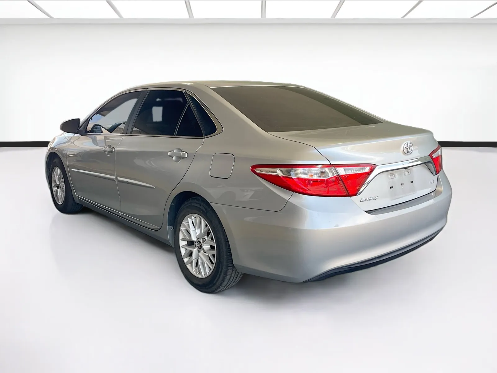 Toyota Camry photo 6