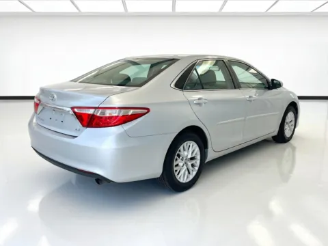 More photos of 2017 Toyota Camry LE at KarGenie, CA