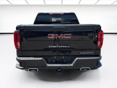 More photos of 2021 GMC Sierra 1500 Denali at KarGenie, CA