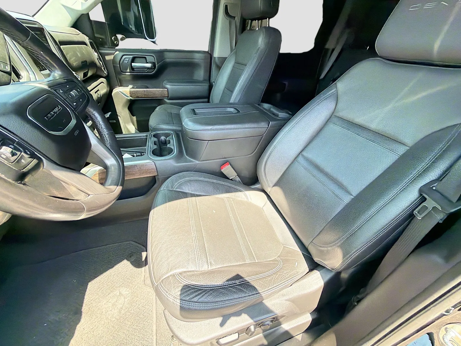 GMC Sierra photo 11