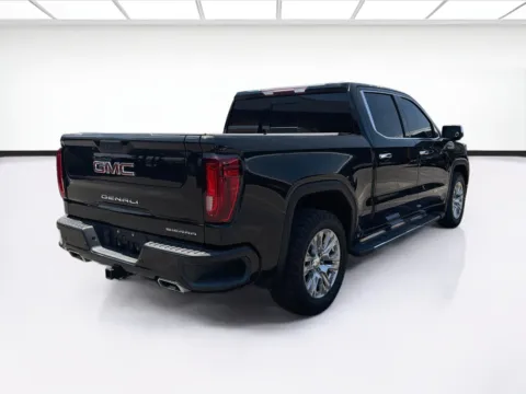 More photos of 2021 GMC Sierra 1500 Denali at KarGenie, CA