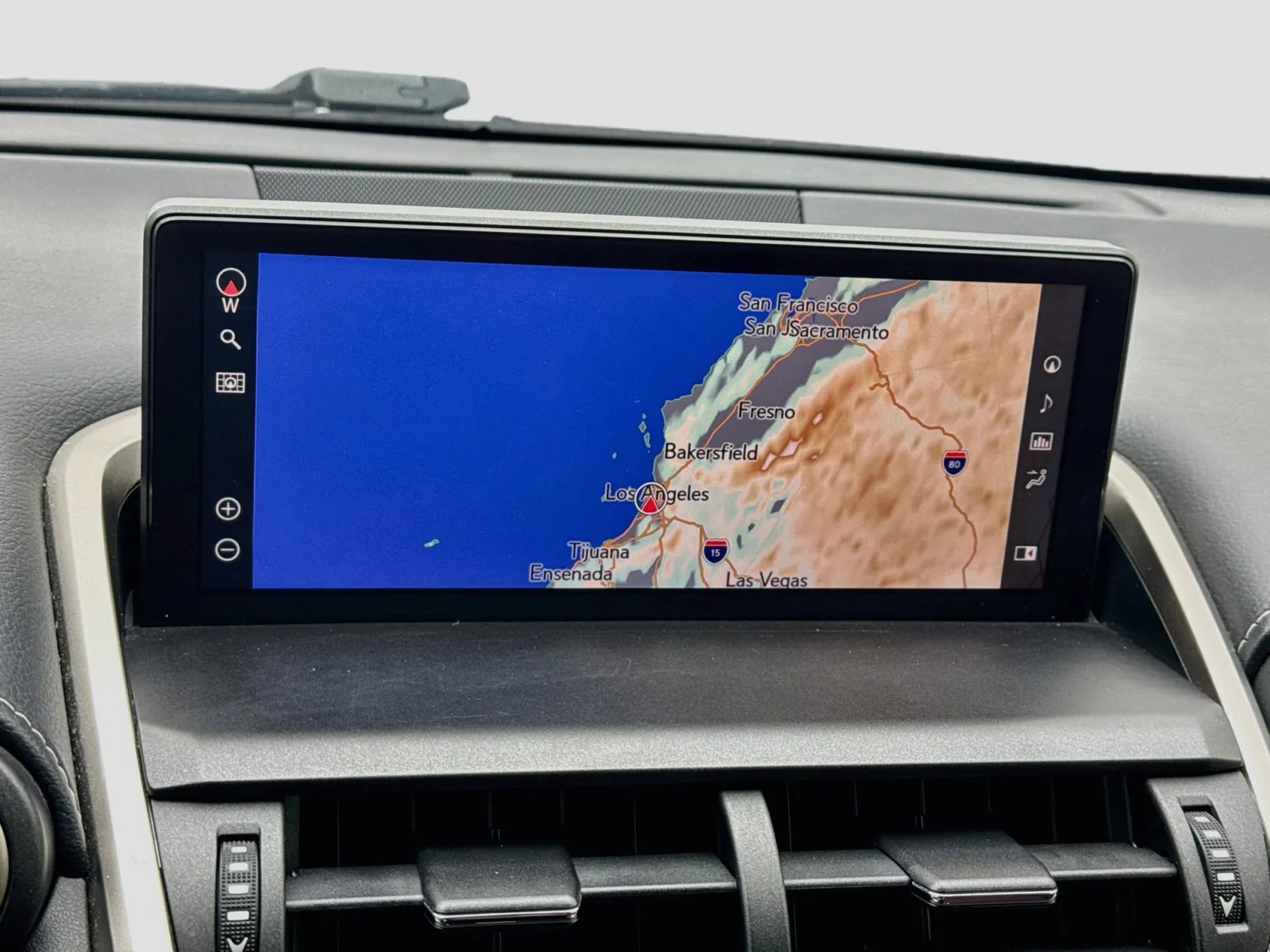 Lexus NX photo 9