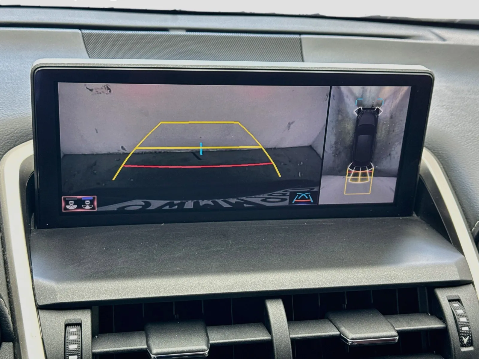 Lexus NX photo 10