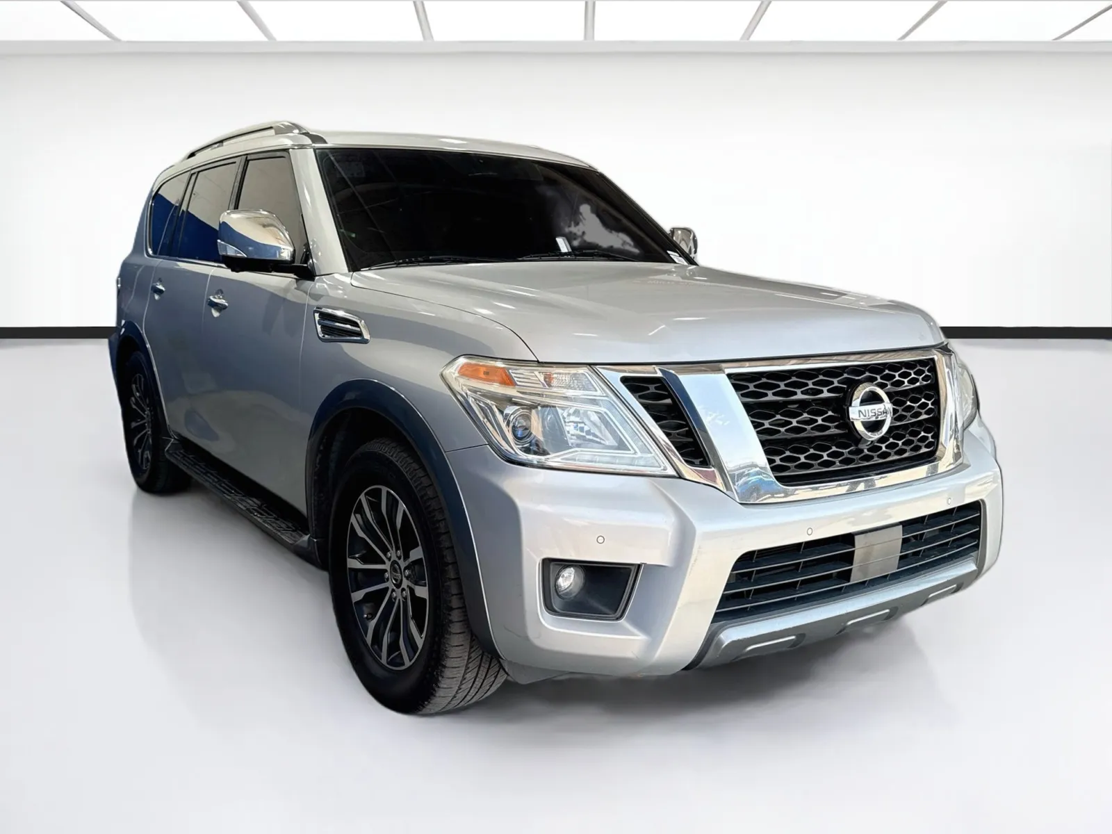Nissan Armada photo 3