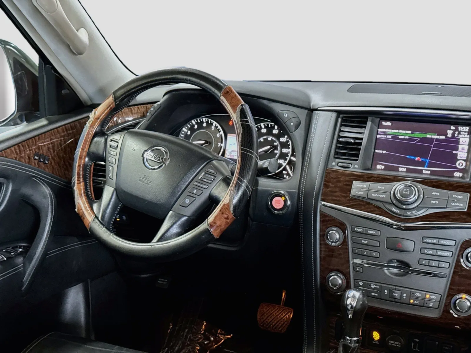 Nissan Armada photo 15