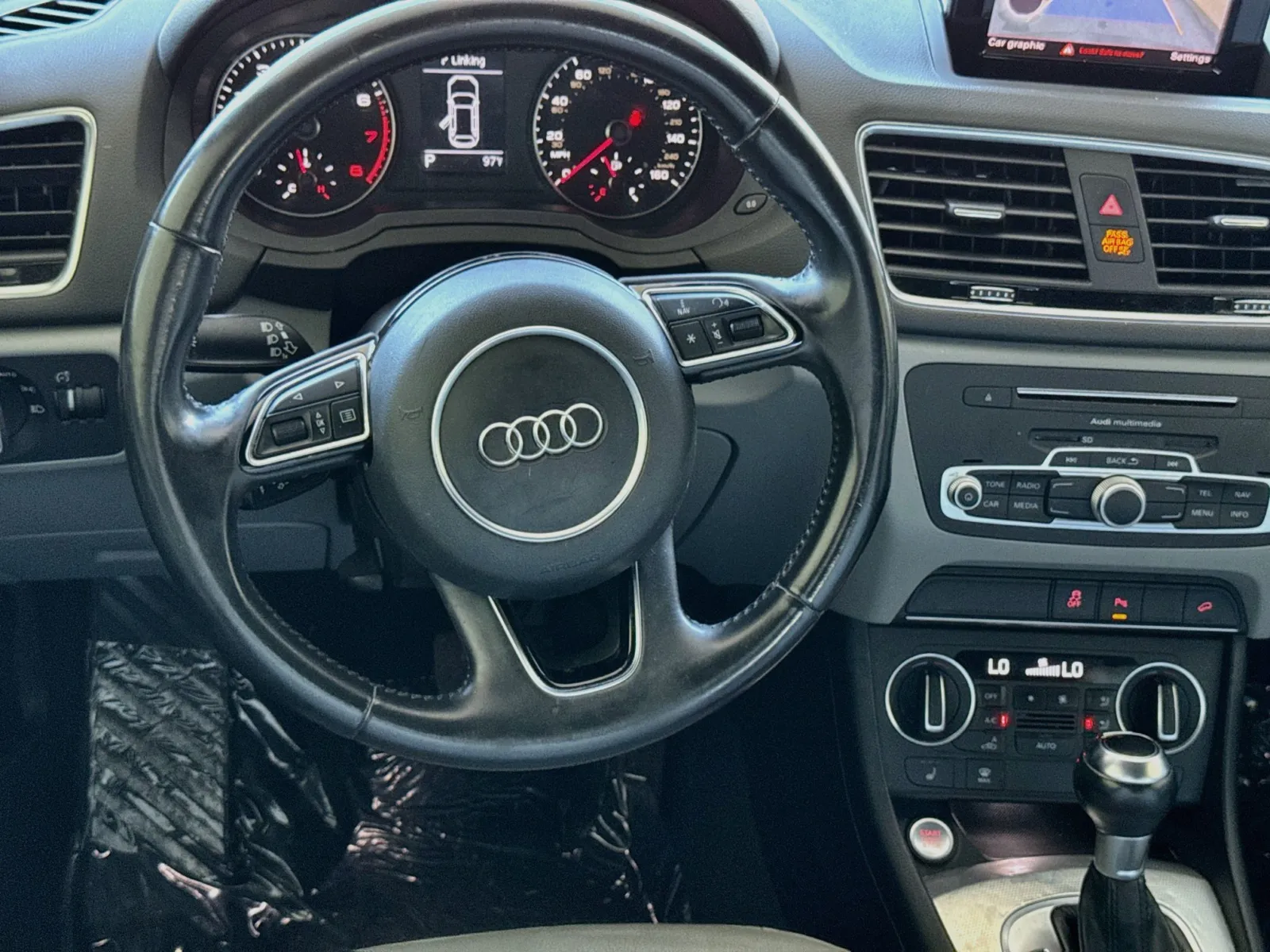Audi Q3 photo 14
