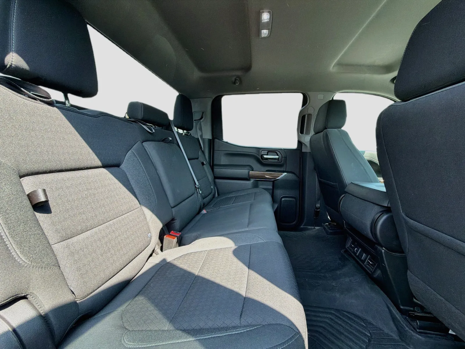 Chevrolet Silverado photo 15