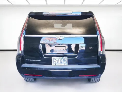 More photos of 2019 Cadillac Escalade ESV Luxury at KarGenie, CA