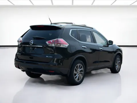 More photos of 2015 Nissan Rogue SL at KarGenie, CA