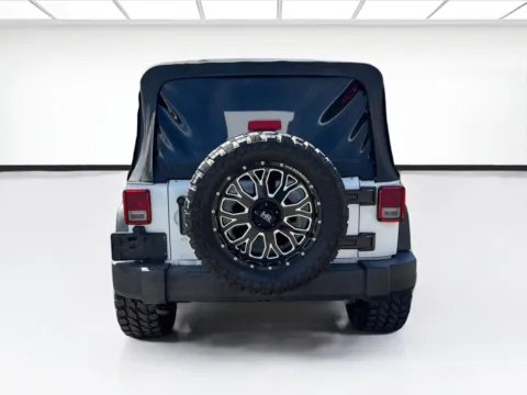 More photos of 2014 Jeep Wrangler Unlimited Unlimited Sport at KarGenie, CA