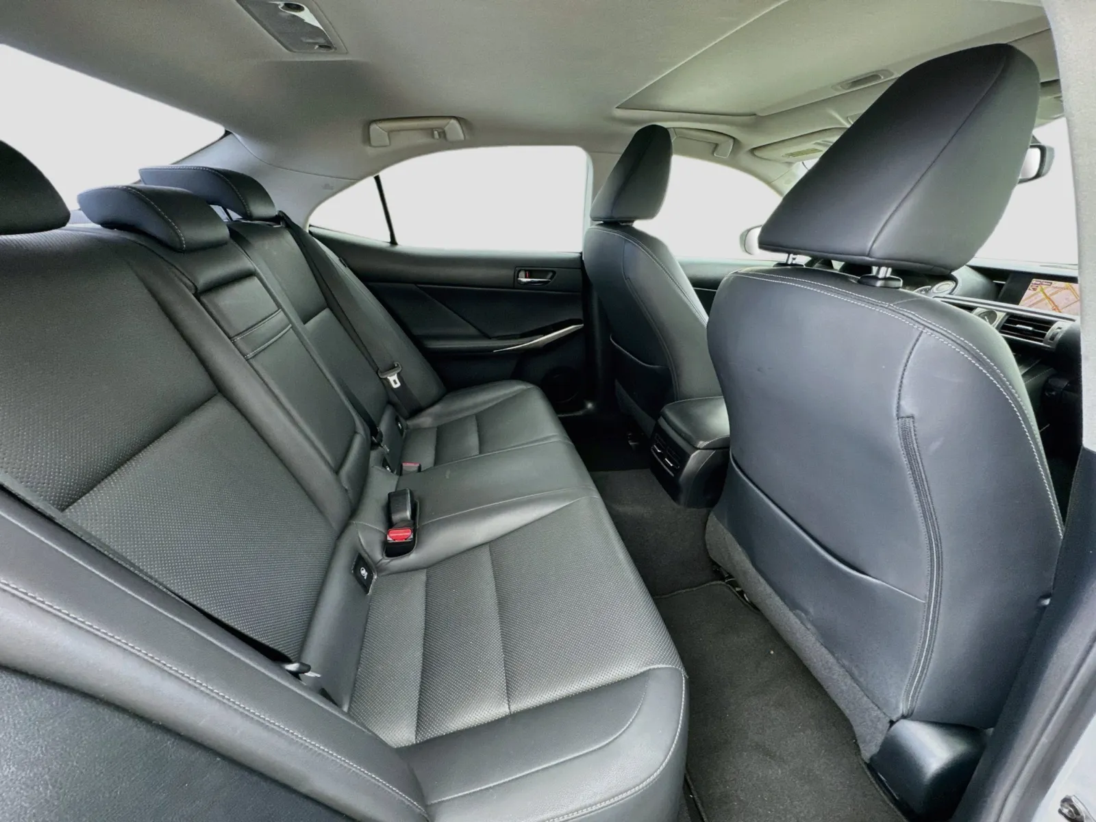 Lexus IS photo 19