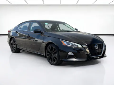 Another view of 2020 Nissan Altima 2.5 SR for sale in Fontana, CA at KarGenie