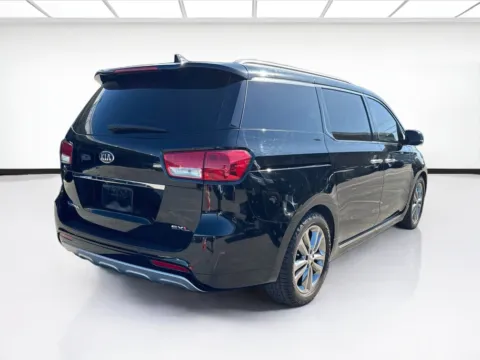More photos of 2018 Kia Sedona SX Limited at KarGenie, CA