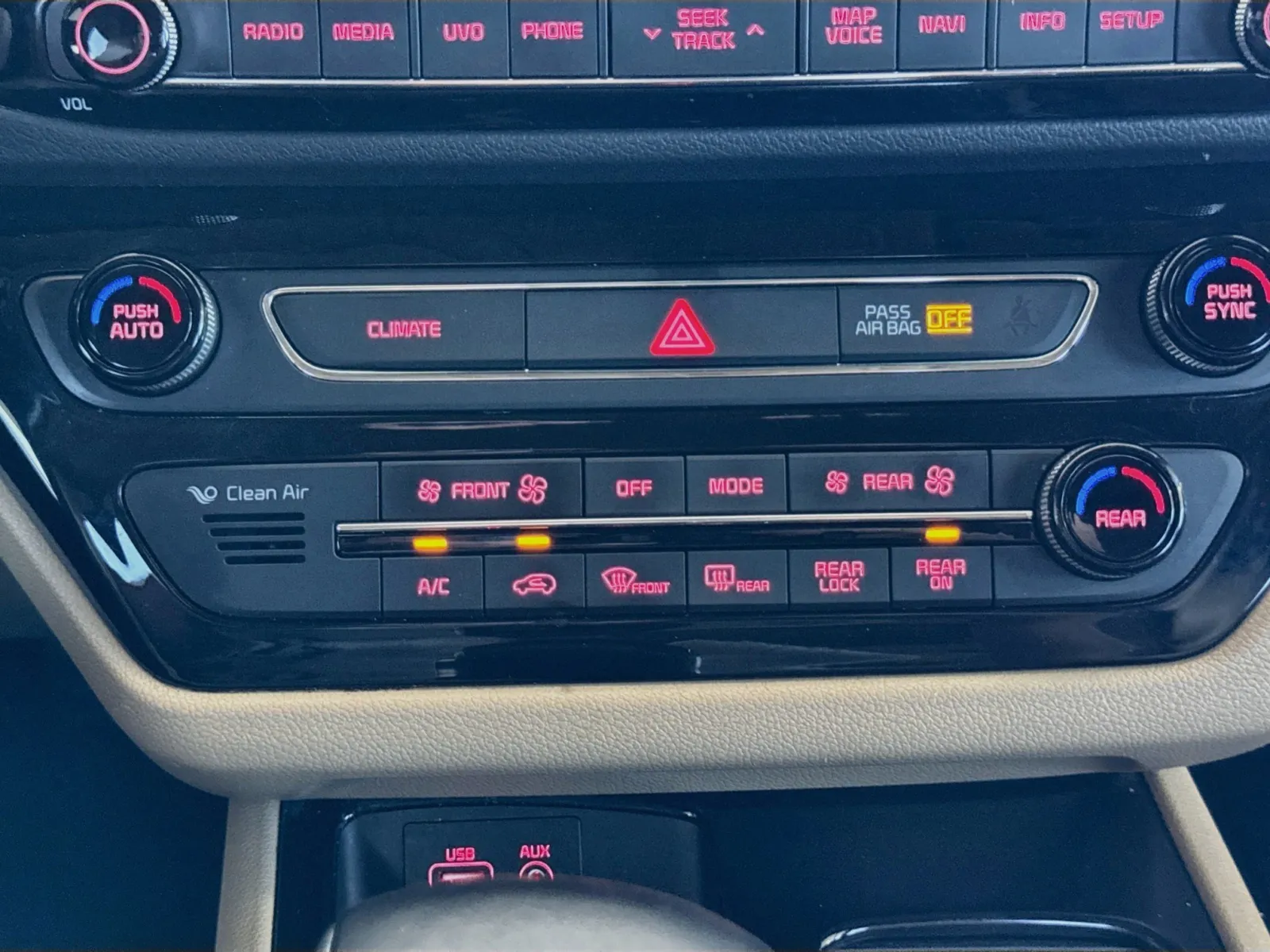 Kia Sedona photo 12