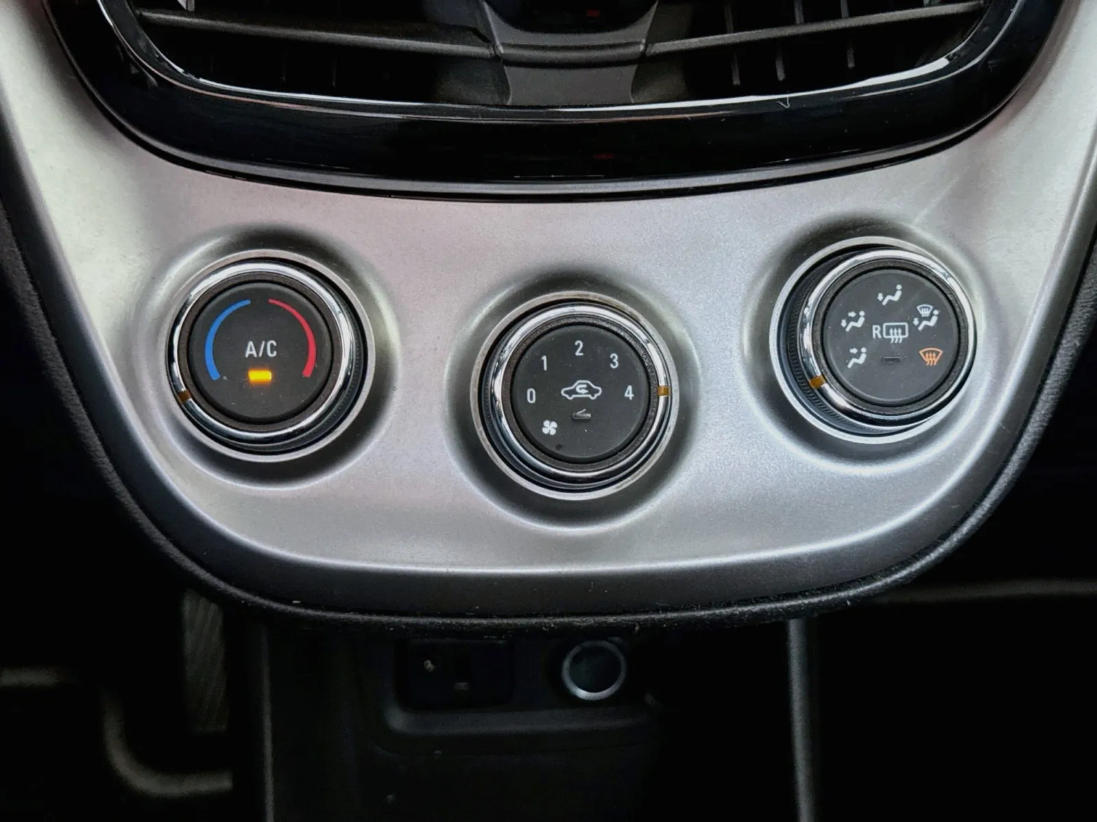 Chevrolet Spark photo 11