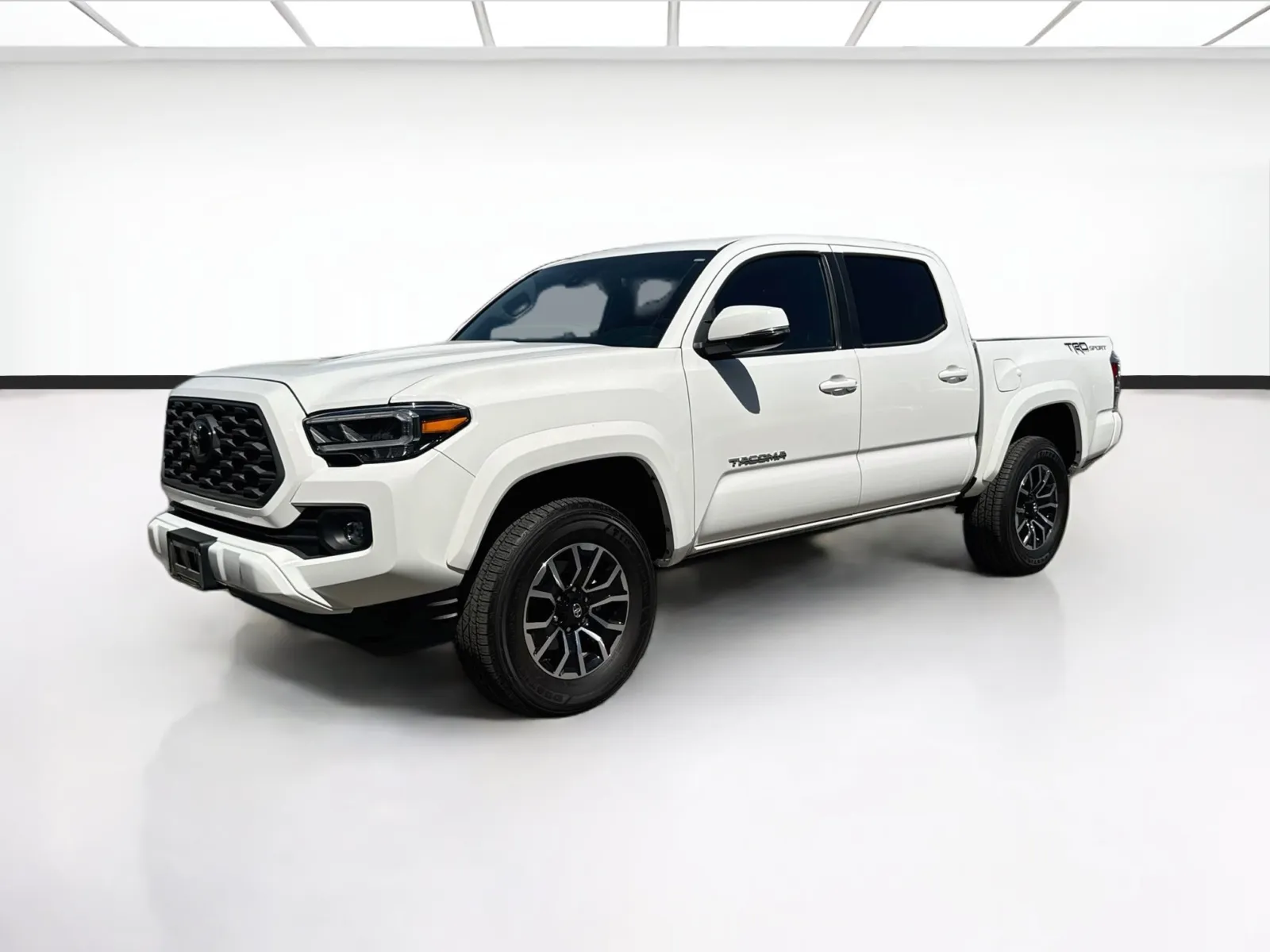 White 2023 Toyota Tacoma TRD Sport V6 for sale in Fontana, CA