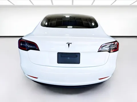 More photos of 2021 Tesla Model 3 Standard Range Plus at KarGenie, CA