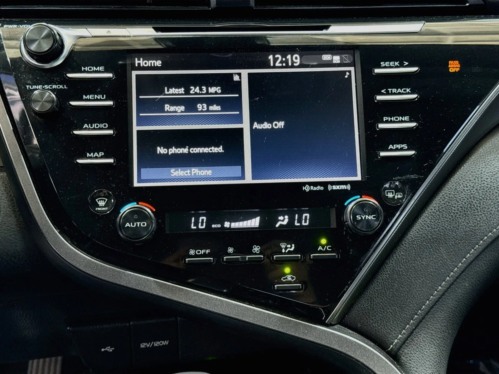 Toyota Camry photo 10