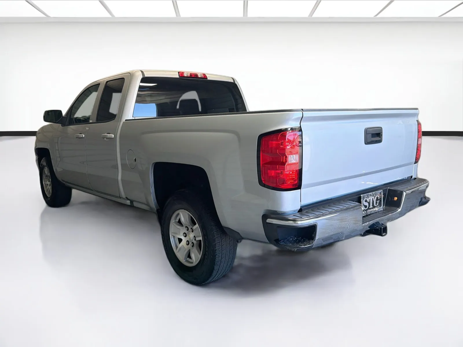 Chevrolet Silverado photo 6