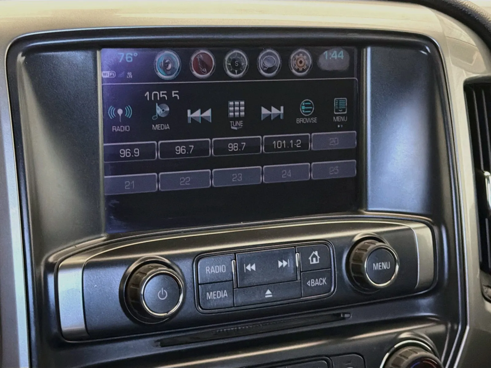 Chevrolet Silverado photo 9