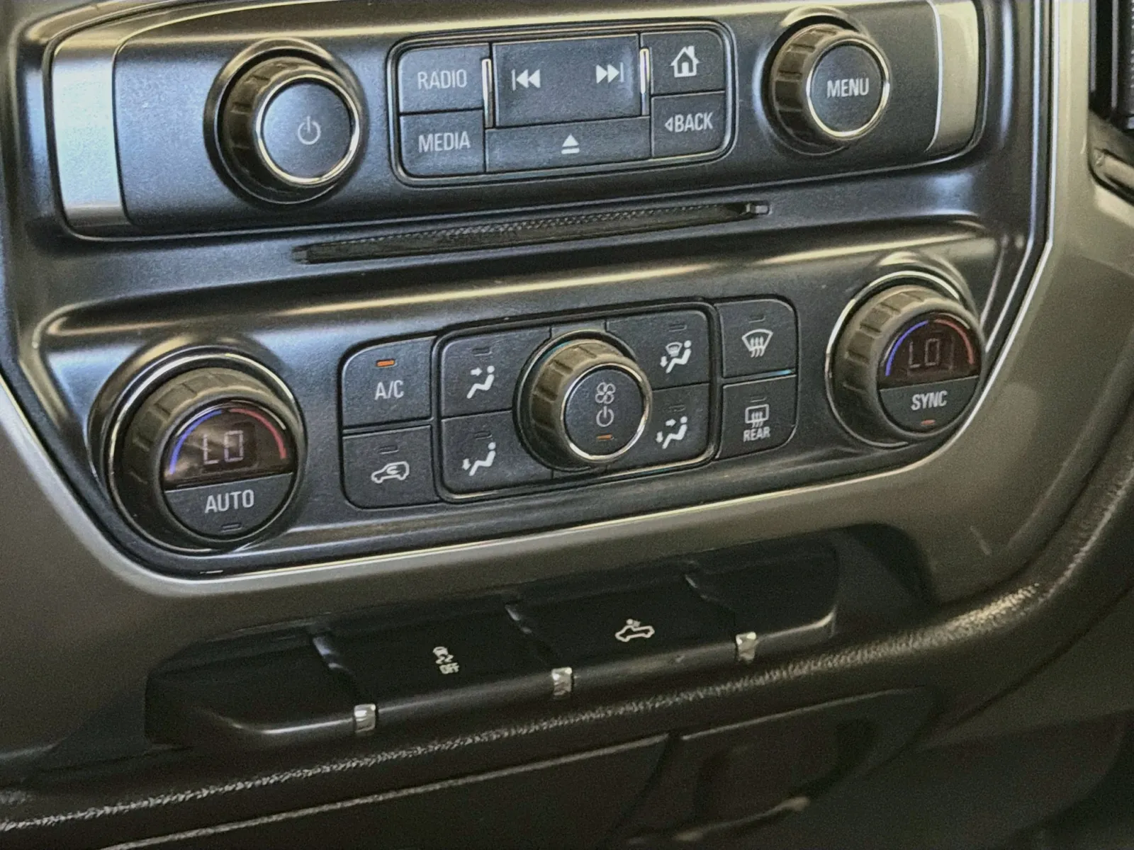 Chevrolet Silverado photo 10