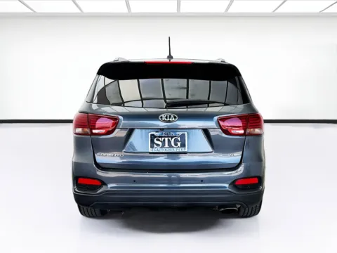 More photos of 2020 Kia Sorento S at KarGenie, CA