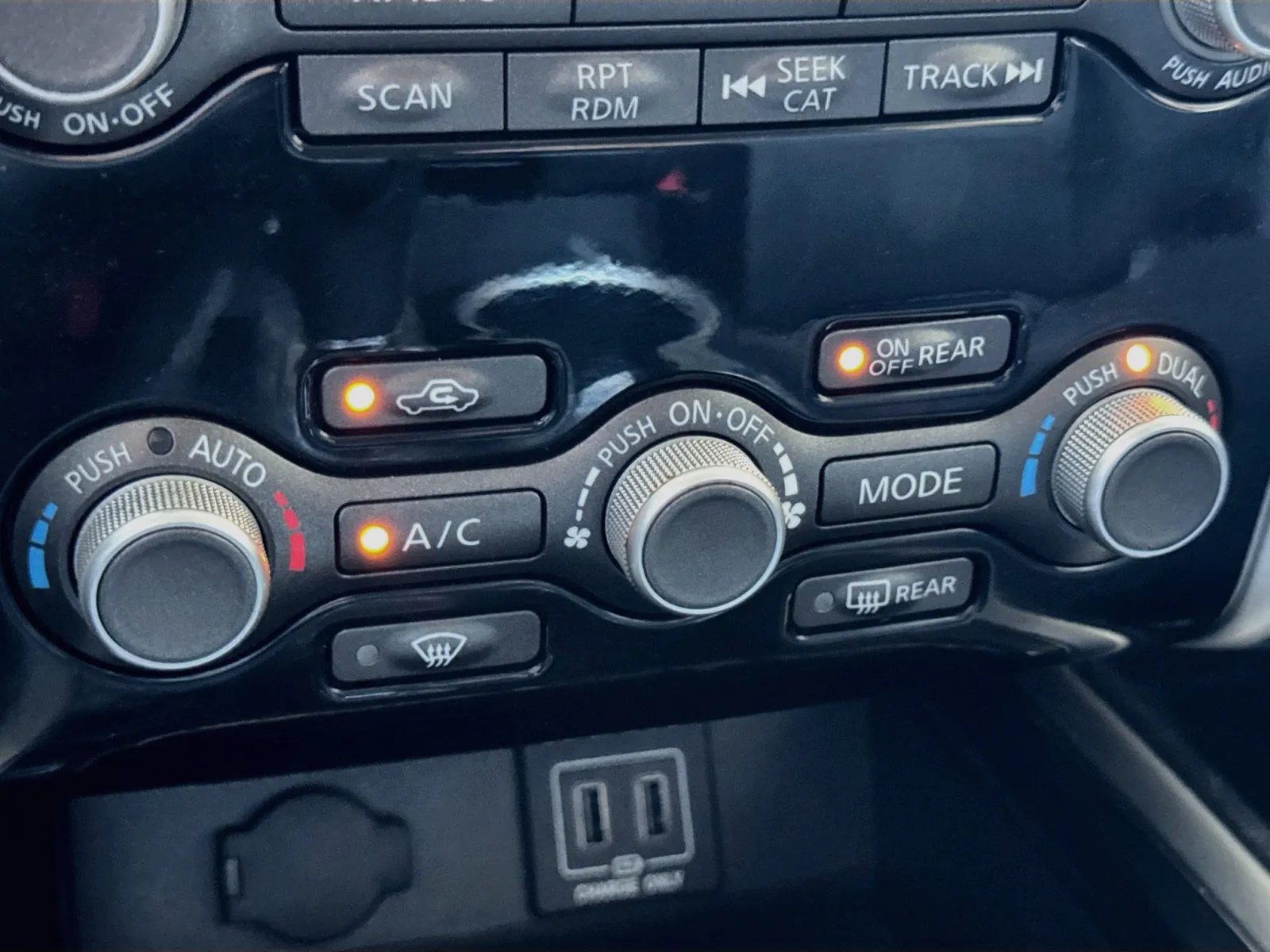 Nissan Pathfinder photo 11