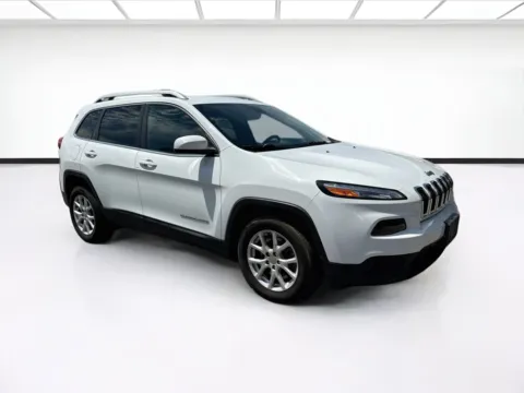 Another view of 2017 Jeep Cherokee Latitude for sale in Fontana, CA at KarGenie