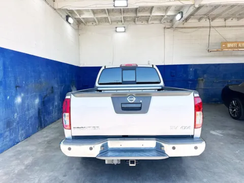 More photos of 2021 Nissan Frontier SV at KarGenie, CA