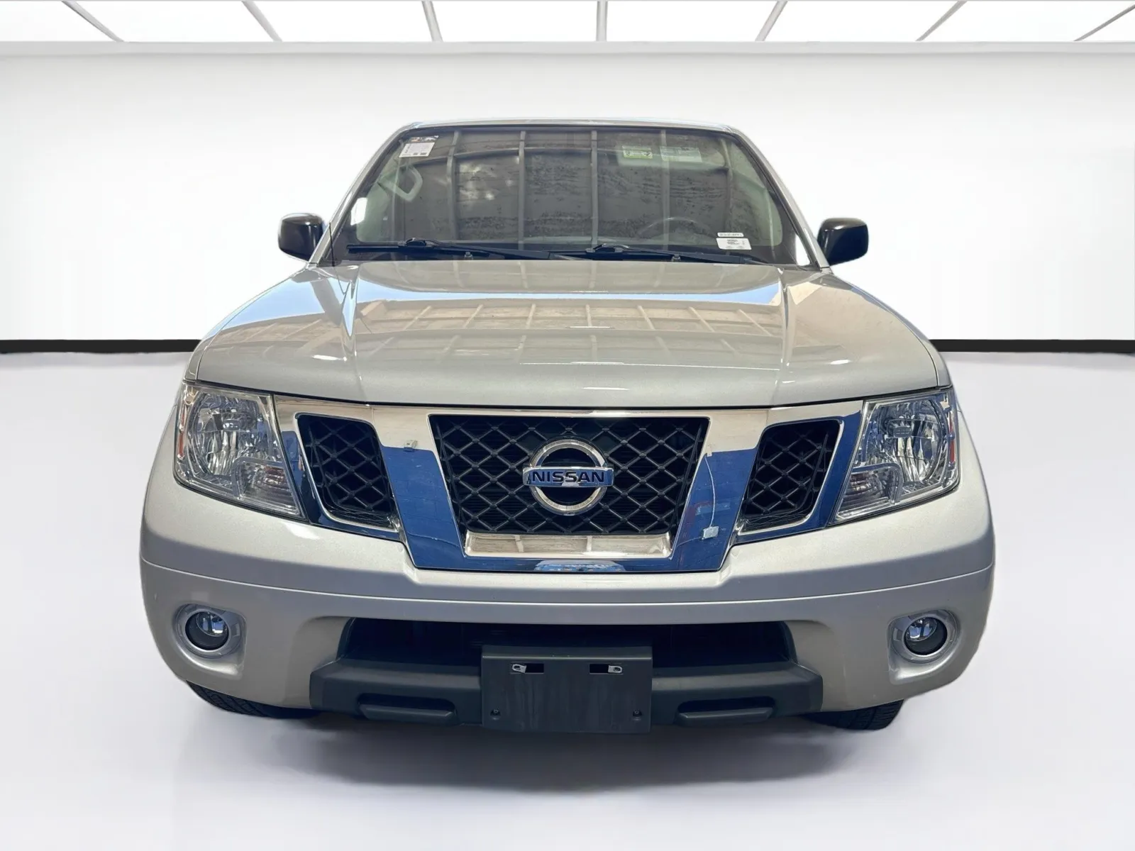 Nissan Frontier photo 2