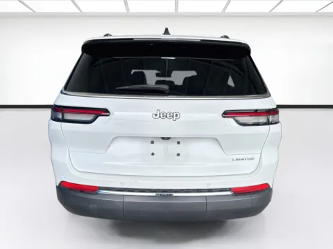 More photos of 2023 Jeep Grand Cherokee L Limited at KarGenie, CA