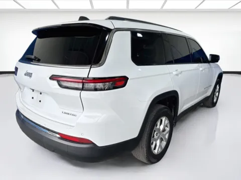 More photos of 2023 Jeep Grand Cherokee L Limited at KarGenie, CA