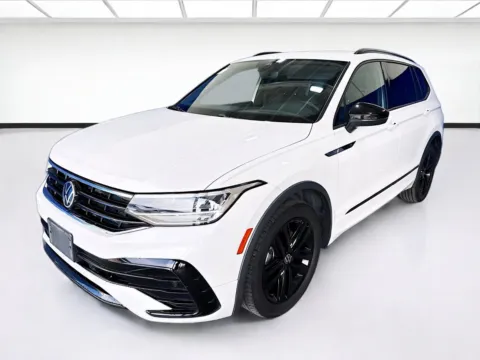 White 2022 Volkswagen Tiguan SE R-Line Black for sale in Fontana, CA
