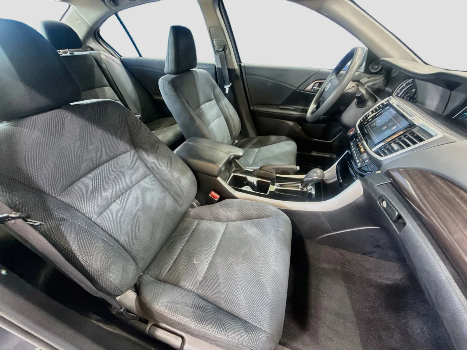 Honda Accord photo 18