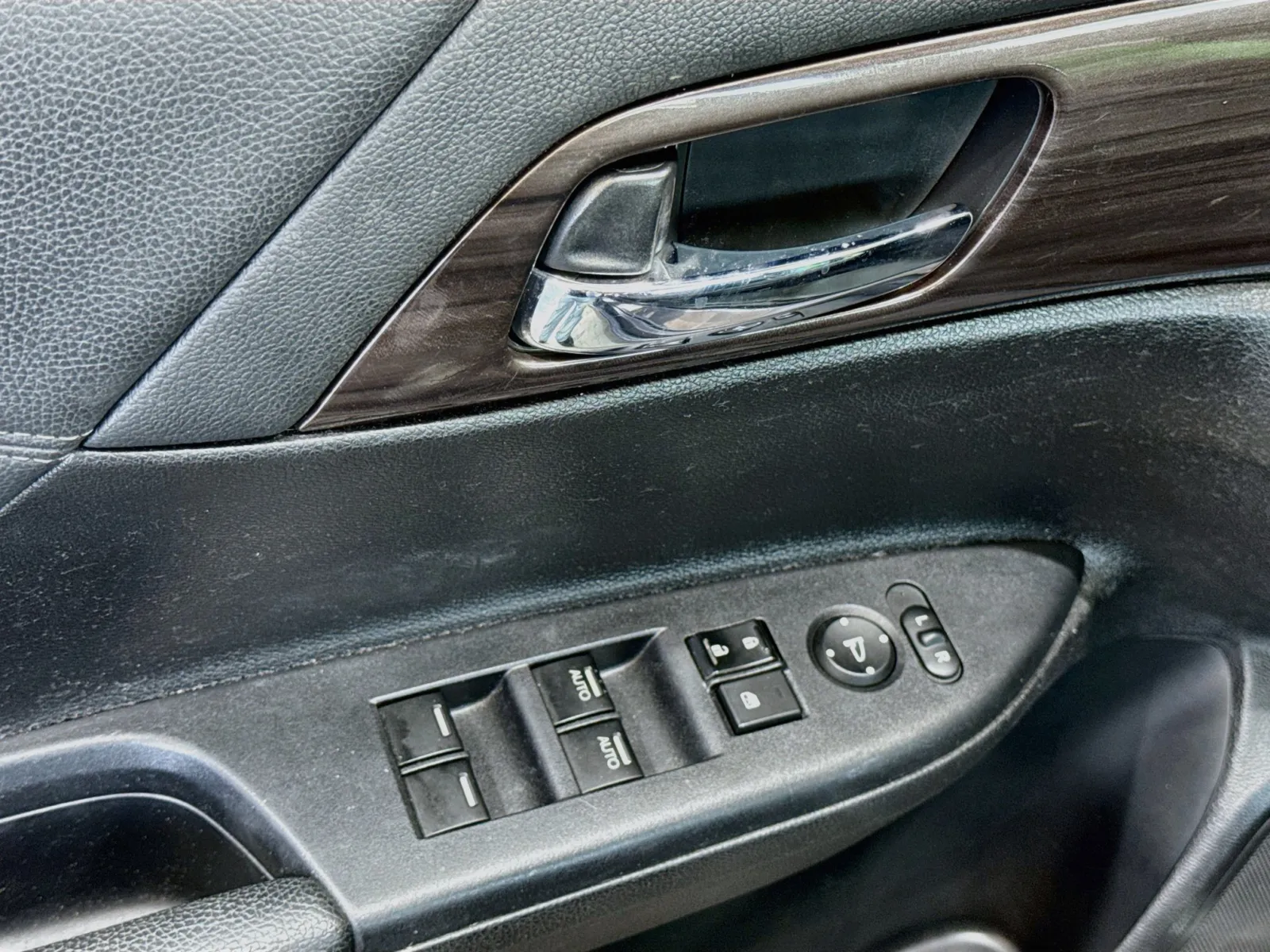 Honda Accord photo 11