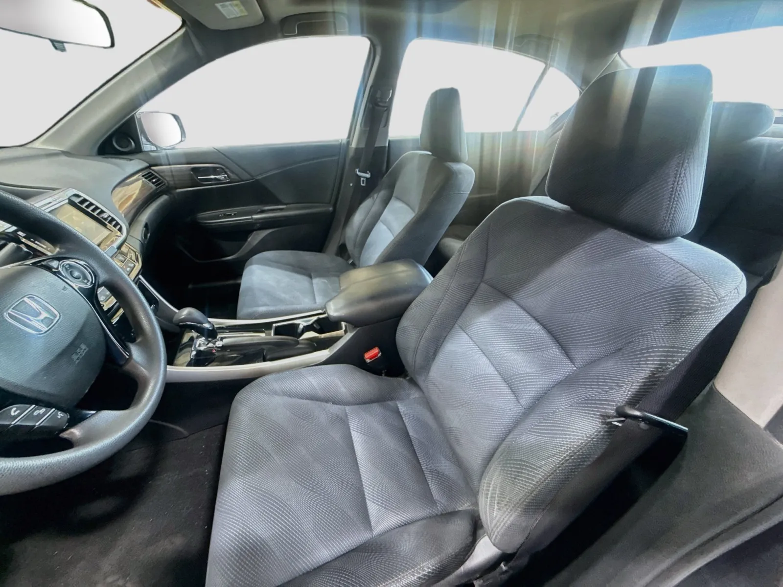 Honda Accord photo 12