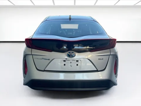 More photos of 2022 Toyota Prius Prime XLE at KarGenie, CA