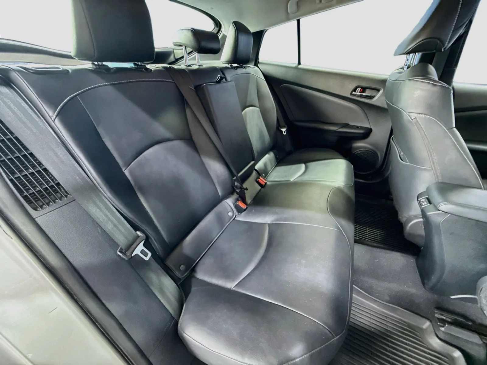 Toyota Prius photo 15