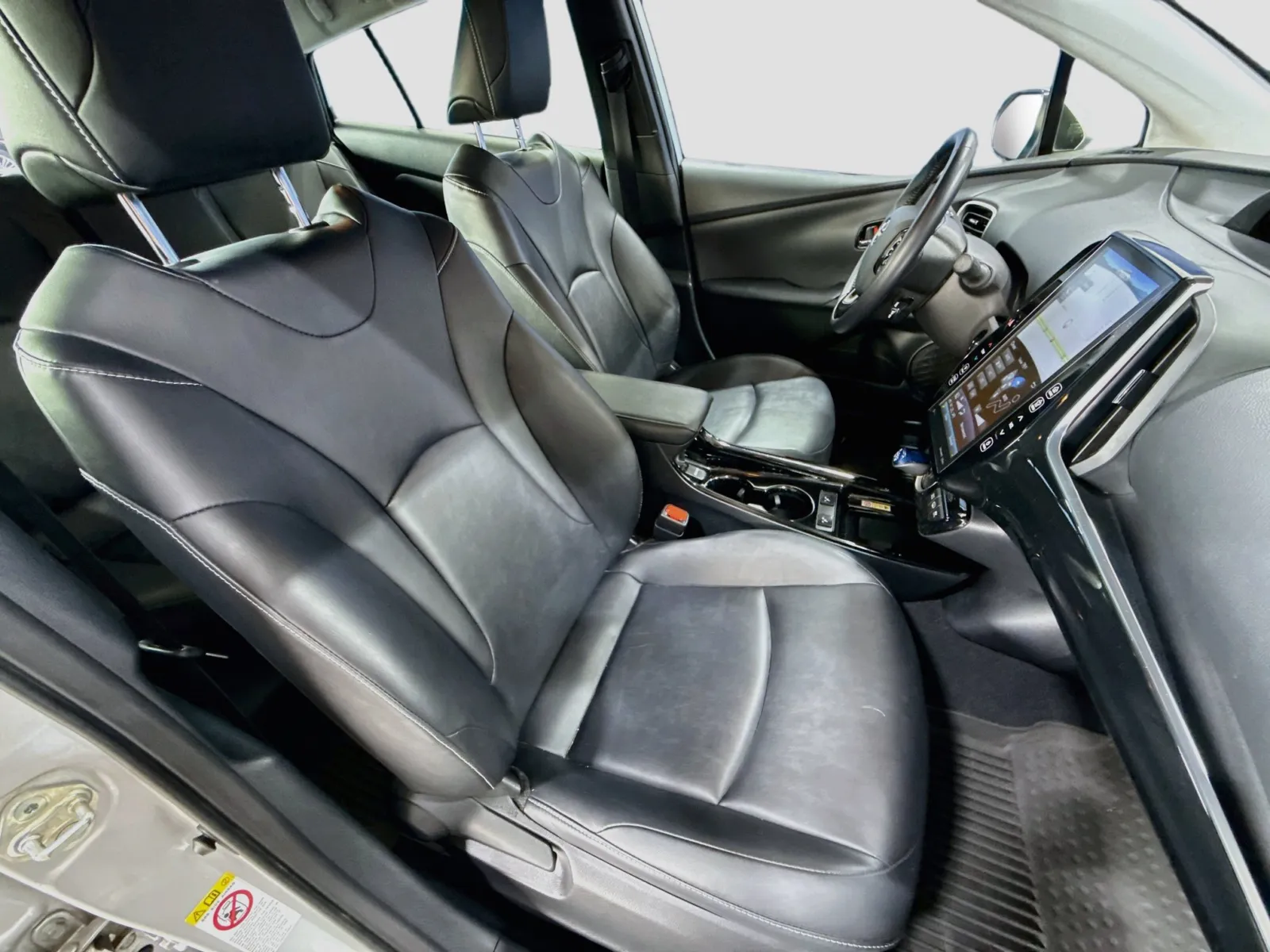 Toyota Prius photo 16