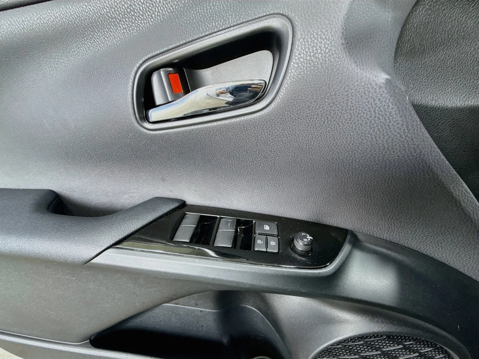 Toyota Prius photo 18