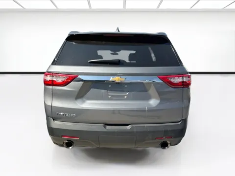 More photos of 2021 Chevrolet Traverse LS at KarGenie, CA