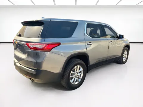 More photos of 2021 Chevrolet Traverse LS at KarGenie, CA