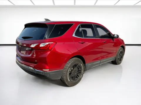 More photos of 2018 Chevrolet Equinox LT at KarGenie, CA