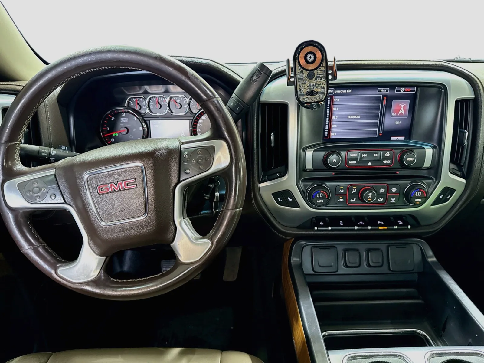 GMC Sierra photo 14