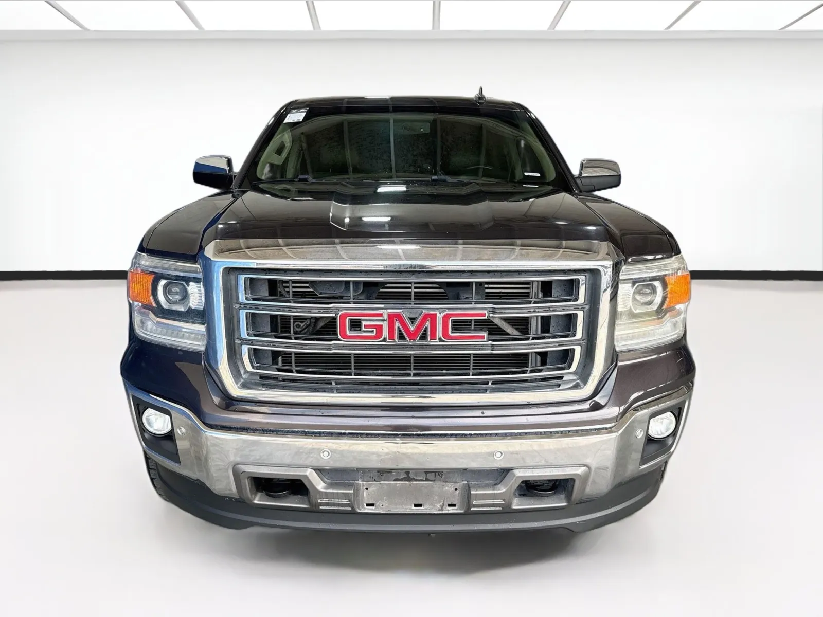 GMC Sierra photo 2