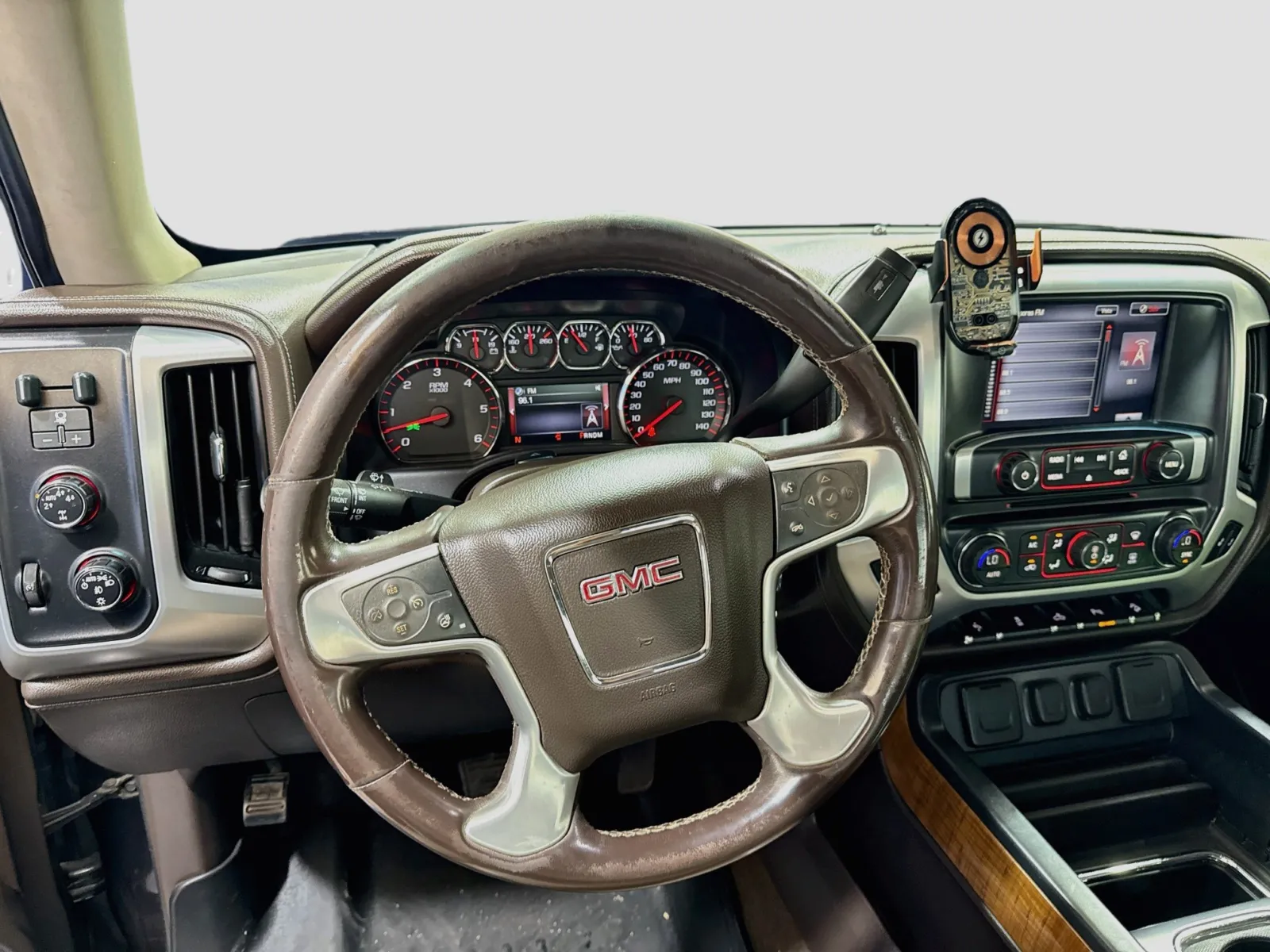 GMC Sierra photo 7