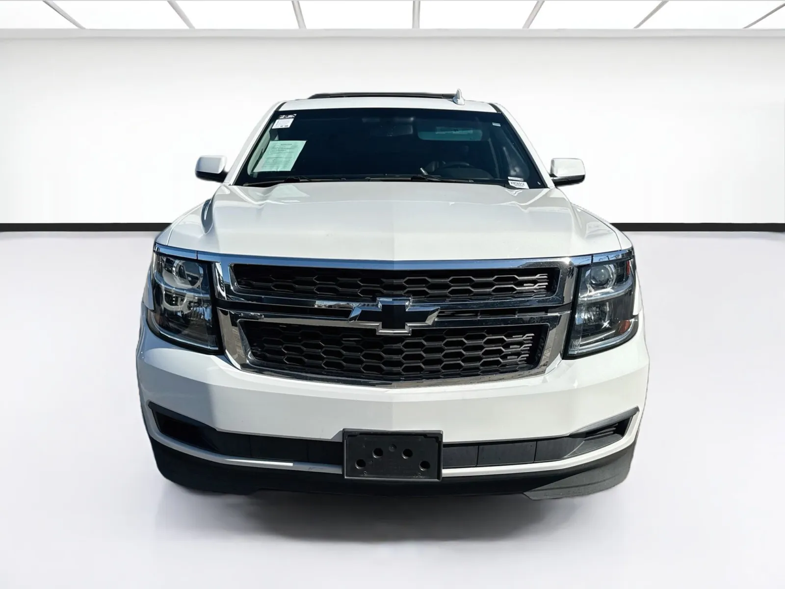 Chevrolet Tahoe photo 2