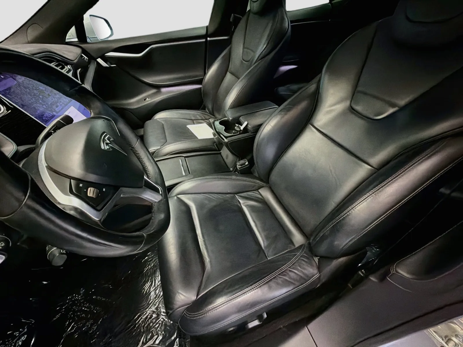 Tesla Model S photo 11