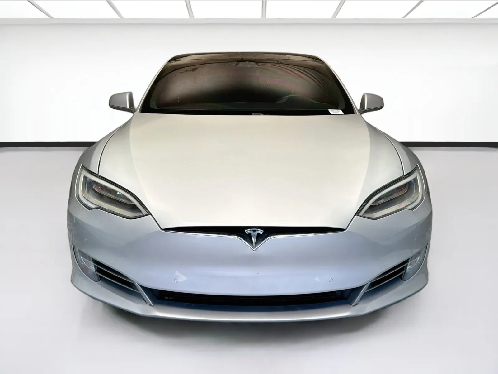 Tesla Model S photo 2